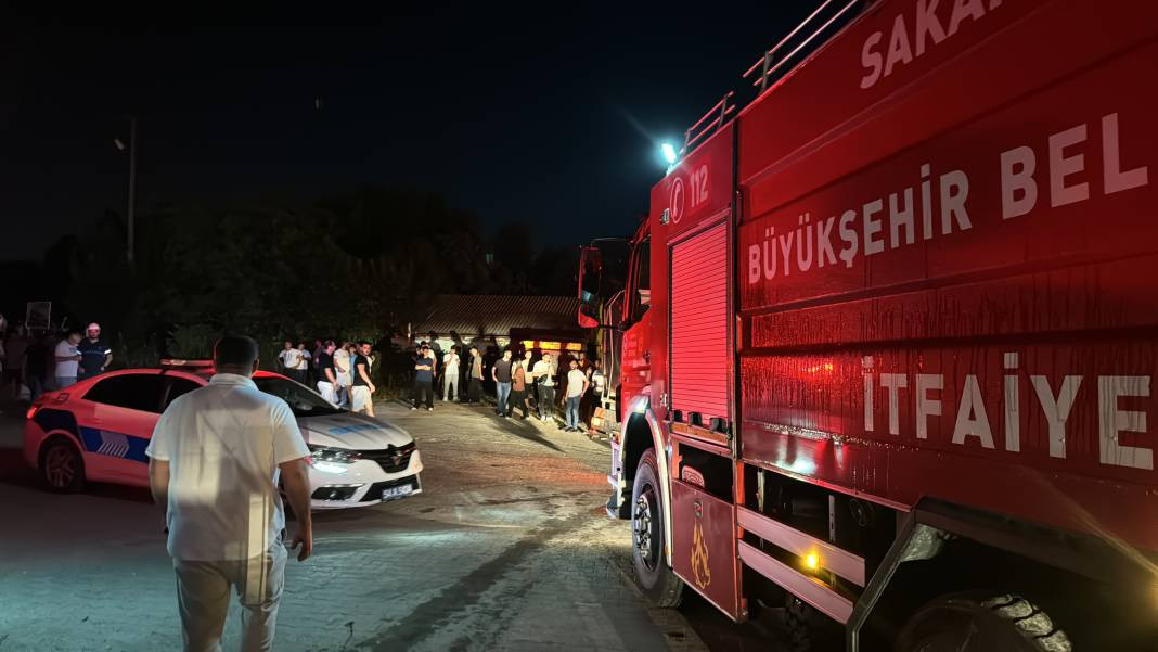 Sakarya’da kozmetik fabrikasında yangın - Resim: 21